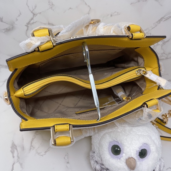 Michael Kors Prism Medium Messenger - Picture 7 of 7